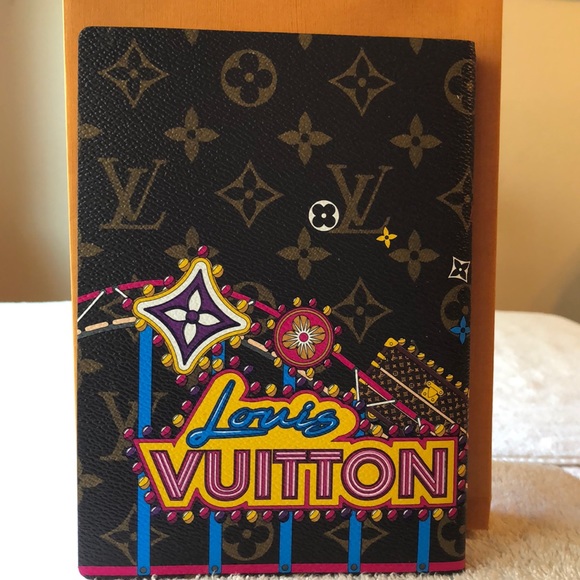 LOUIS VUITTON ROLLER COASTER CLEMENCE NOTEBOOK NWT - Picture 2 of 16